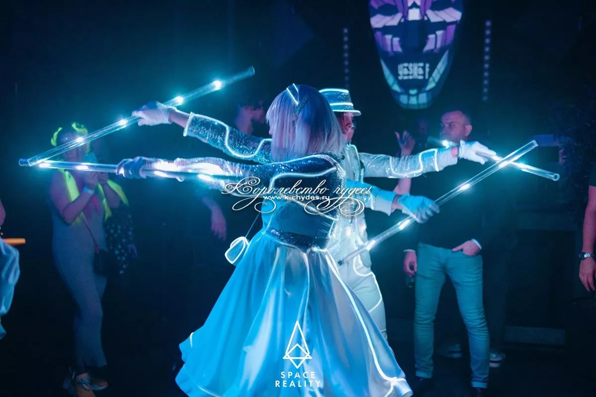 Световое цирковое шоу «Radiance»